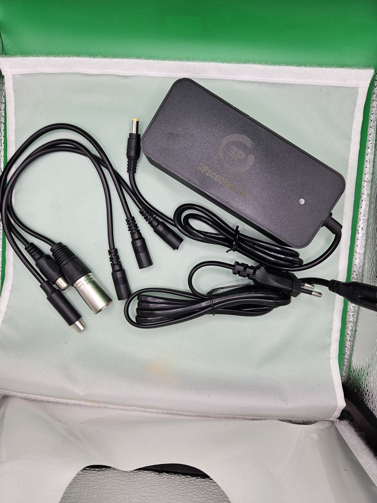 E-Scooter Ladegerät 42V 2A Xiaomi 1S Pro 2 Mi 3 Ninebot G30 G2 Max F2 F Serie ES und E Serie – Bild 2