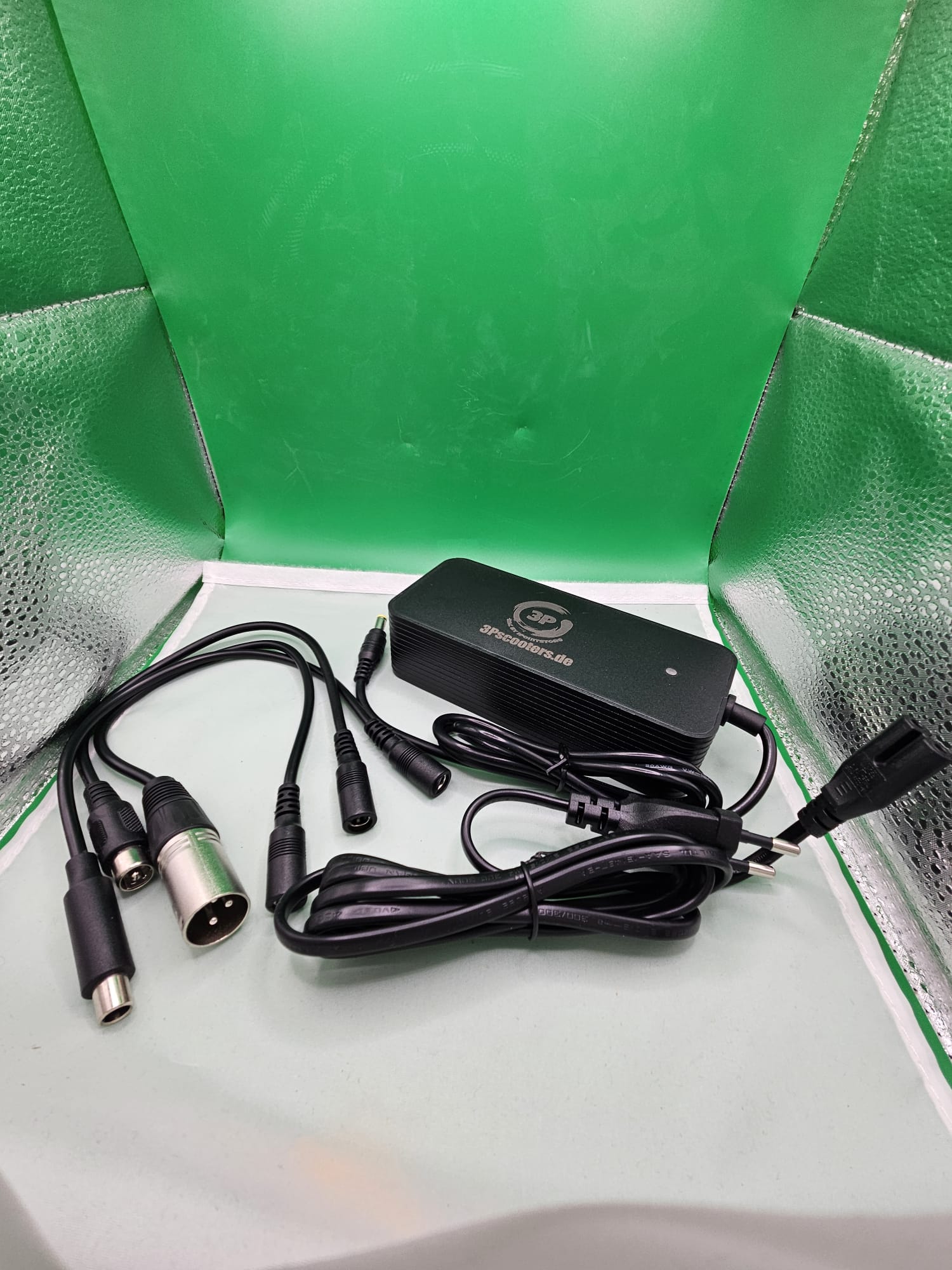 E-Scooter Ladegerät 42V 2A Xiaomi 1S Pro 2 Mi 3 Ninebot G30 G2 Max F2 F Serie ES und E Serie – Bild 3